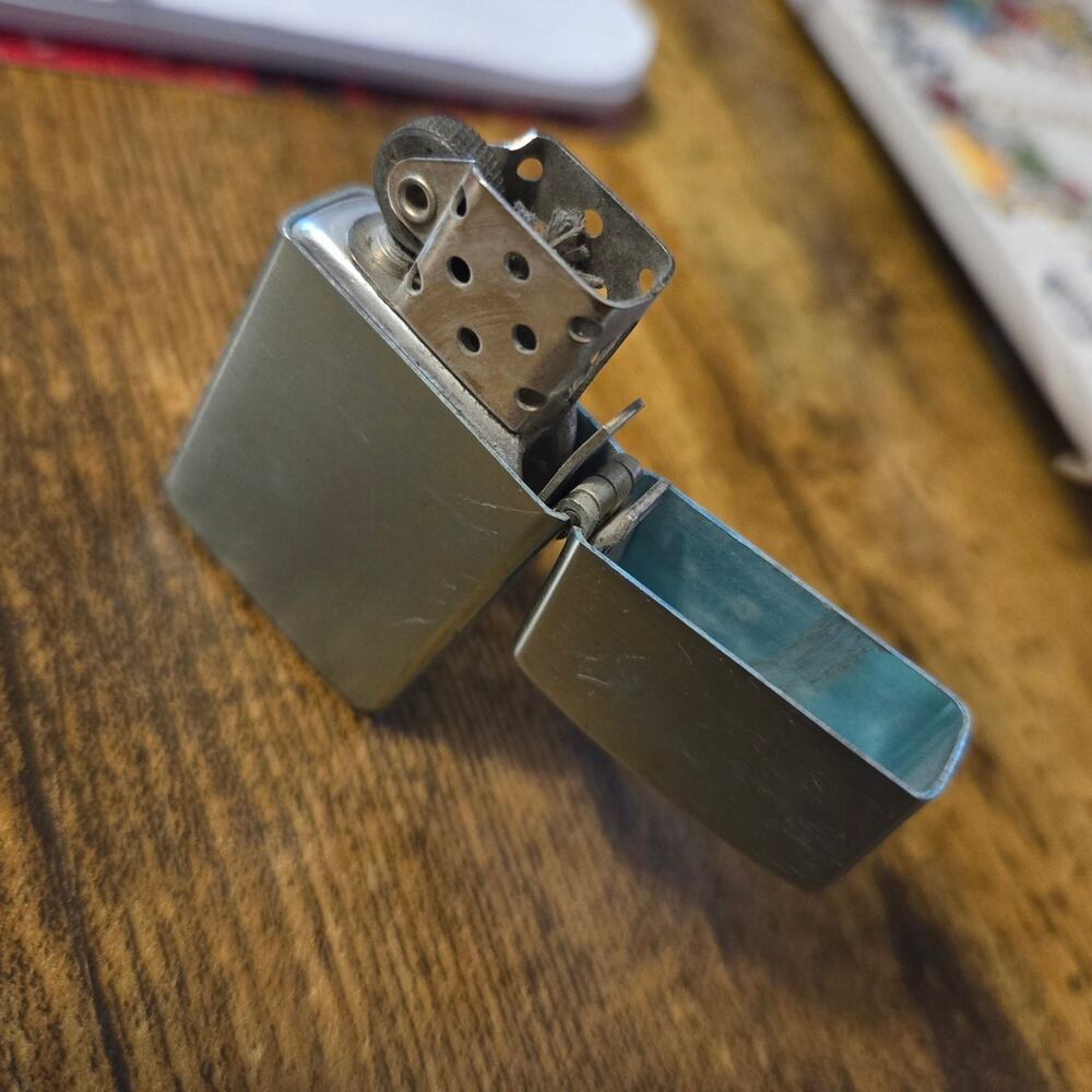 Vintage Silver Storm King Flip Top Pocket Lighter Windproof - Picture 8 of 8